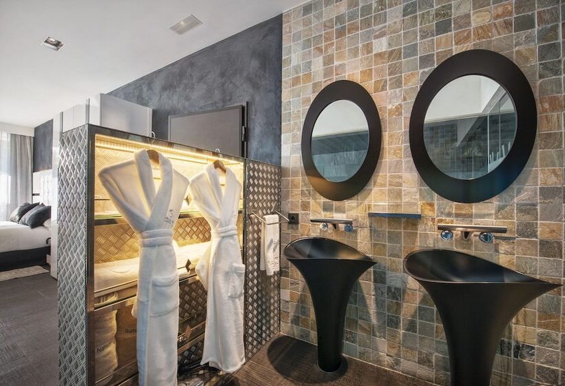 סוויטה עם בריכה, Suites Natura Mas Tapiolas