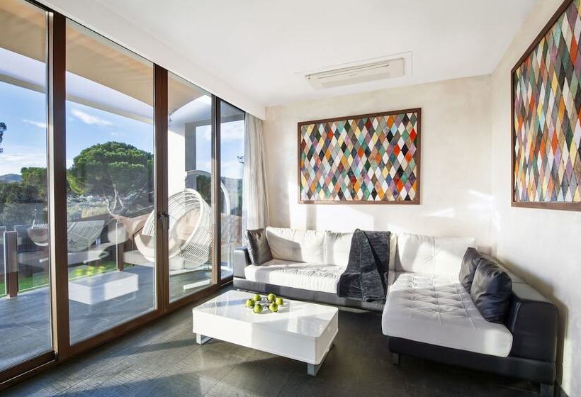 סוויטה עם בריכה, Suites Natura Mas Tapiolas