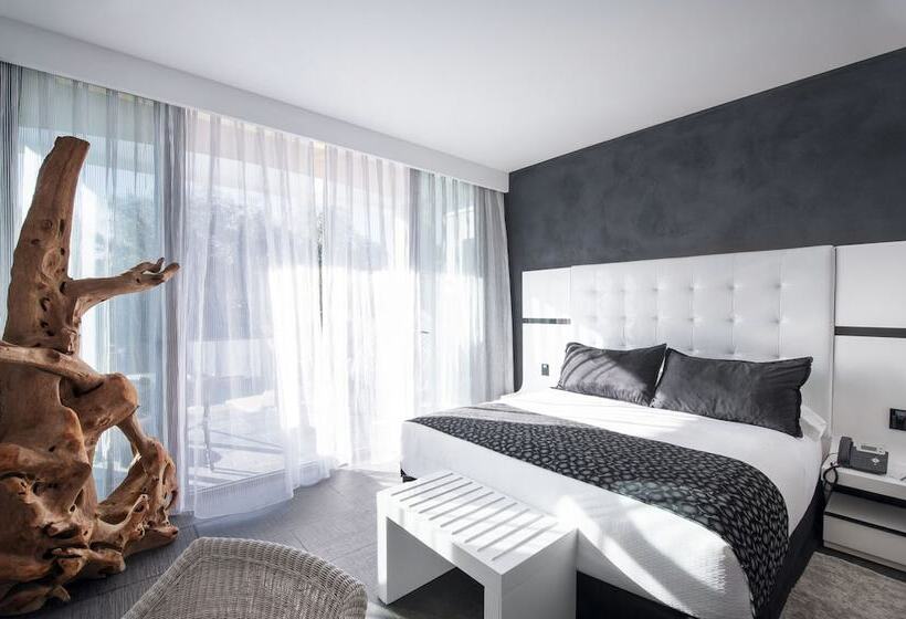 סוויטה עם בריכה, Suites Natura Mas Tapiolas