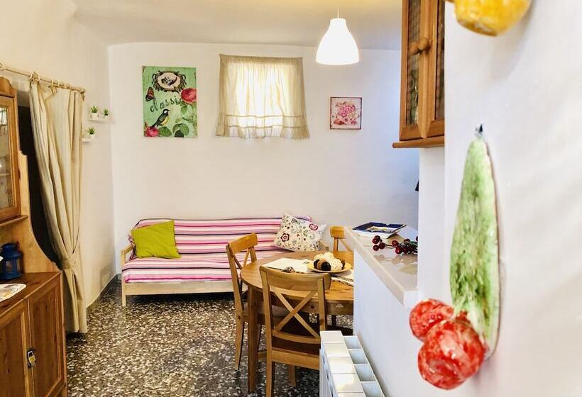 شقة غرفتين نوم مزودة بتراس, Trulli Fenice Alberobello