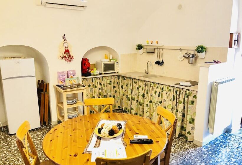 شقة غرفتين نوم مزودة بتراس, Trulli Fenice Alberobello