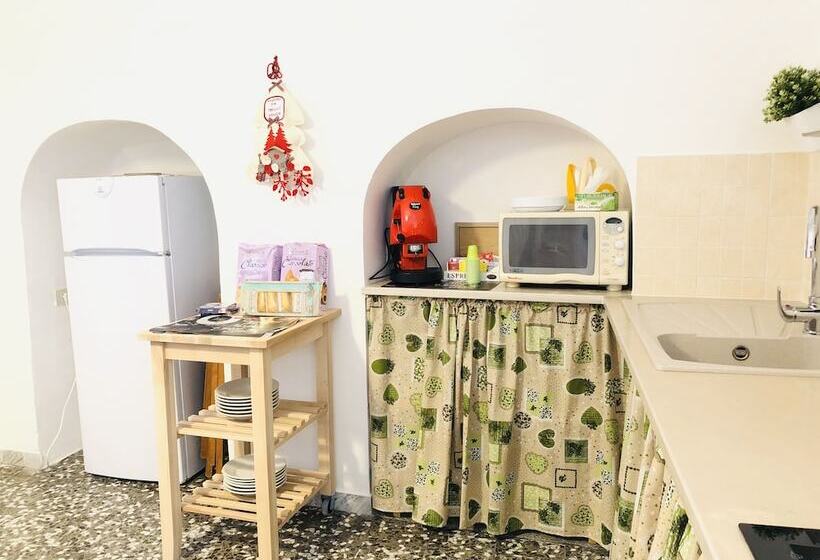 شقة غرفتين نوم مزودة بتراس, Trulli Fenice Alberobello