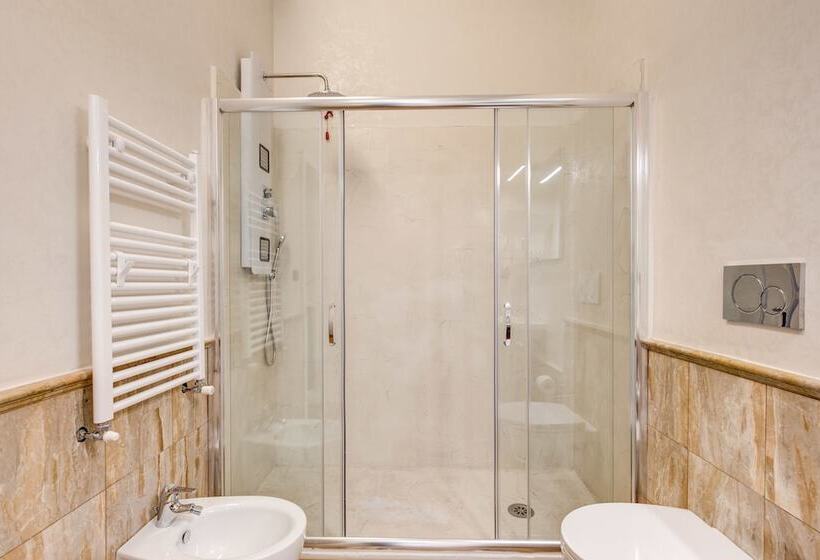 اتاق استاندارد سه نفره, Veneto Suite Rome