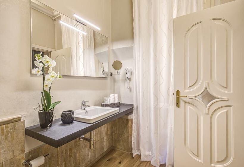 اتاق استاندارد سه نفره, Veneto Suite Rome