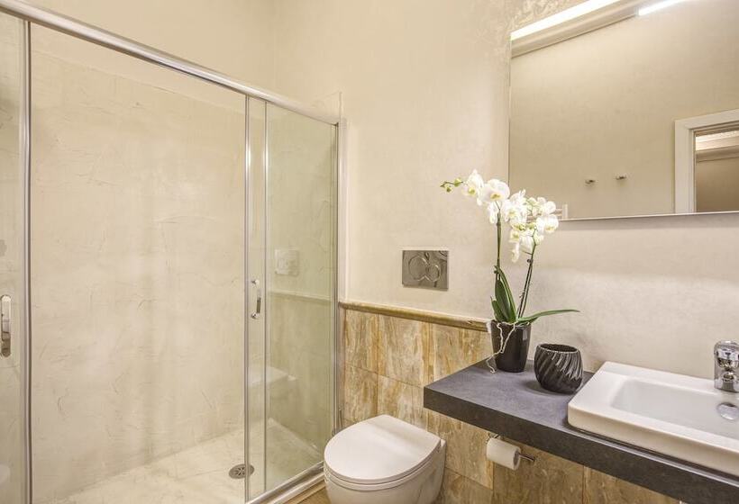 اتاق استاندارد سه نفره, Veneto Suite Rome
