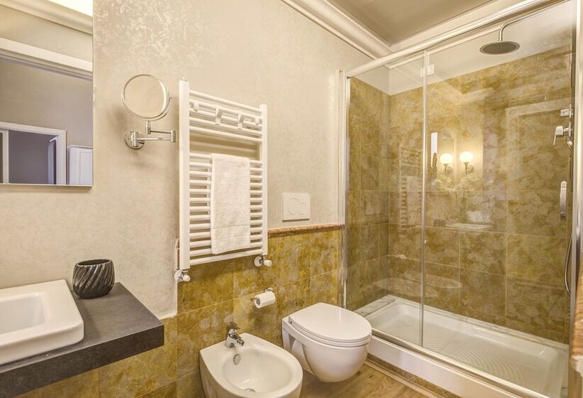 اتاق استاندارد سه نفره, Veneto Suite Rome