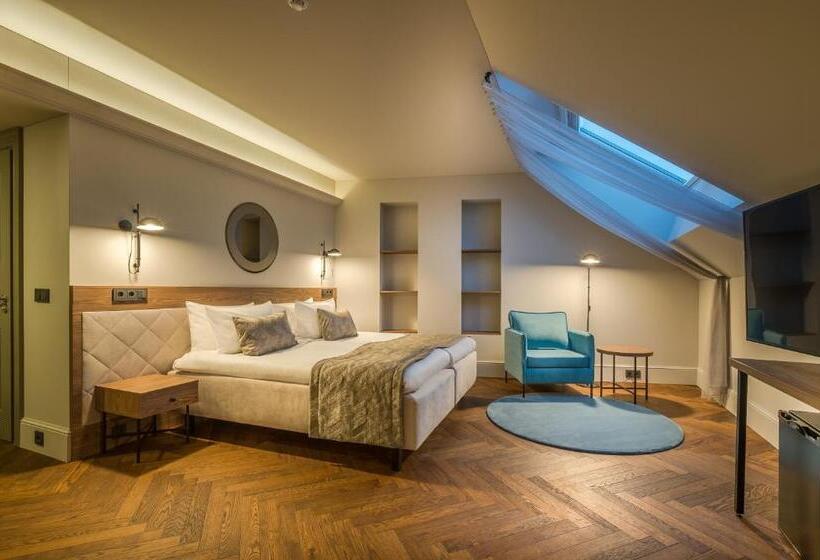 Superior Room, Vilnia