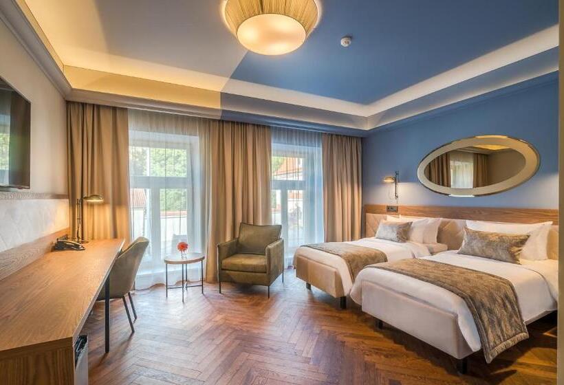 Superior Room, Vilnia