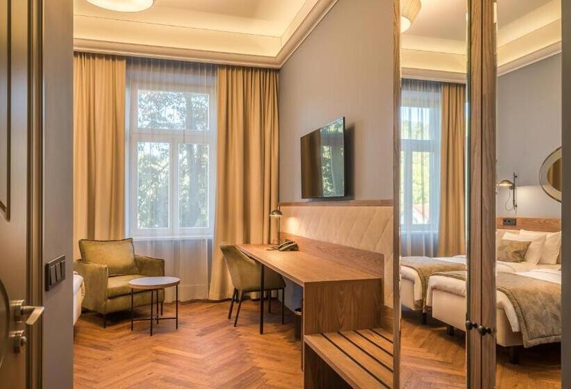 اتاق سوپریور با بالکن, Vilnia