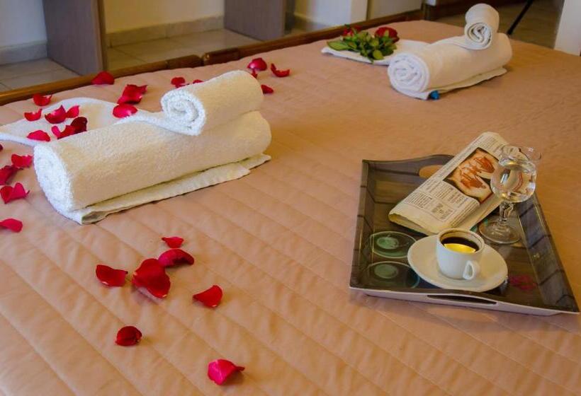 Номер Стандарт с Балконом, Polykratis Rooms