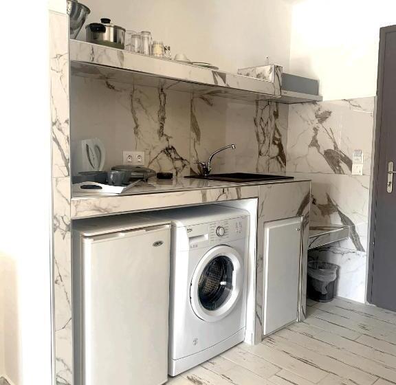 Номер Стандарт с Балконом, Polykratis Rooms