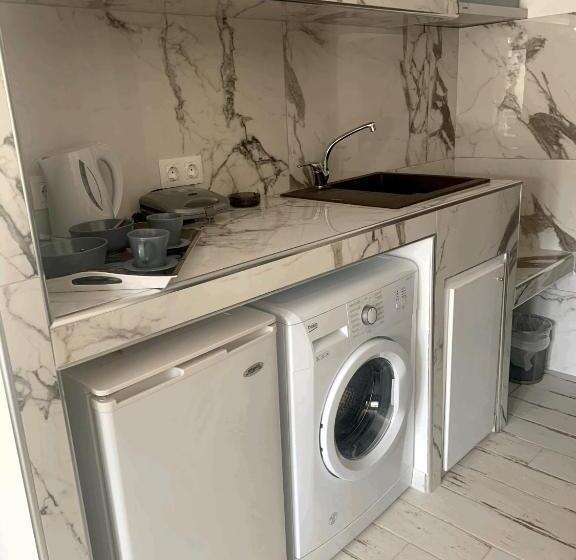 Номер Стандарт с Балконом, Polykratis Rooms