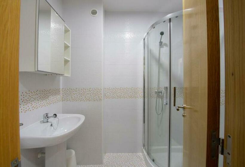 Апартаменты 2 Спальни, O Pindo