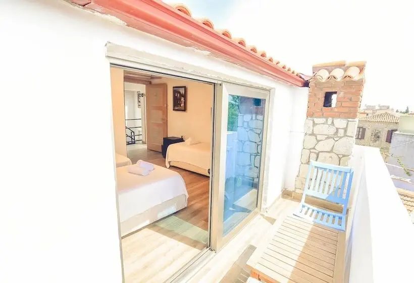 コンフォートトリプルルーム, Alacati Asmalı Konak Otel