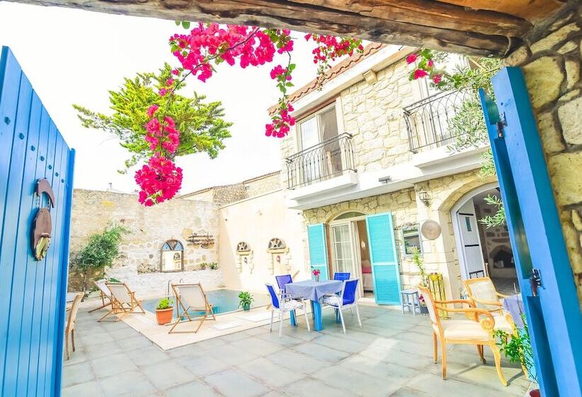 חדר קומפורט לשלושה, Alacati Asmalı Konak Otel