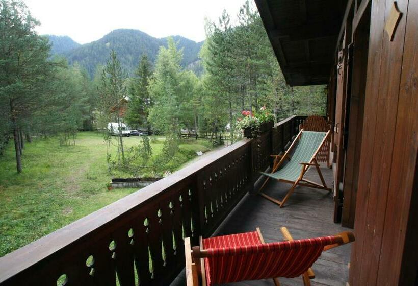 חדר דלוקס עם מרפסת, B&b Villa La Bercia