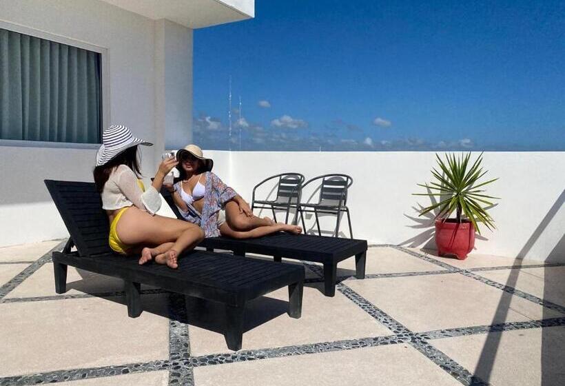 キングサイズベッドのスタンダードルーム, Attraction Hotel Deluxe