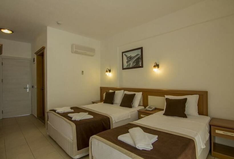 标准三人间, Belcekum Beach