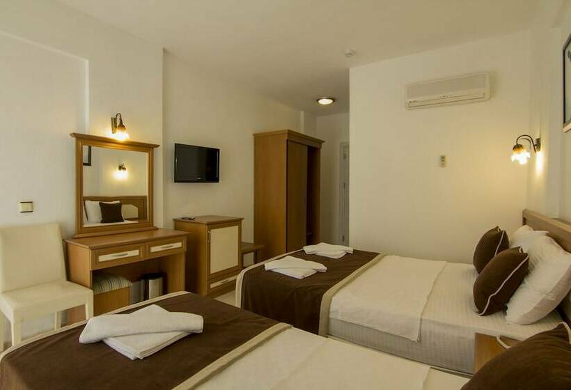 标准三人间, Belcekum Beach