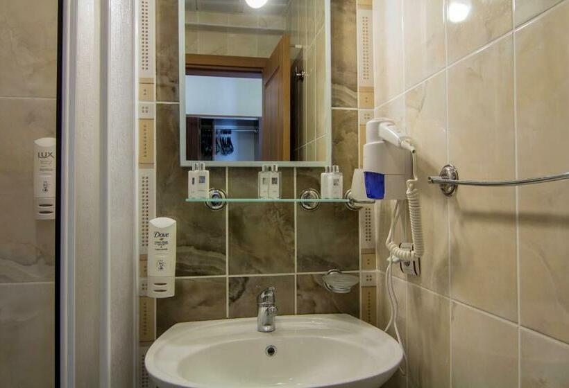 四人标准间, Belcekum Beach