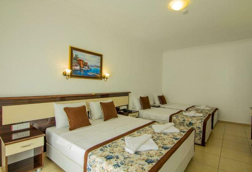 四人标准间, Belcekum Beach