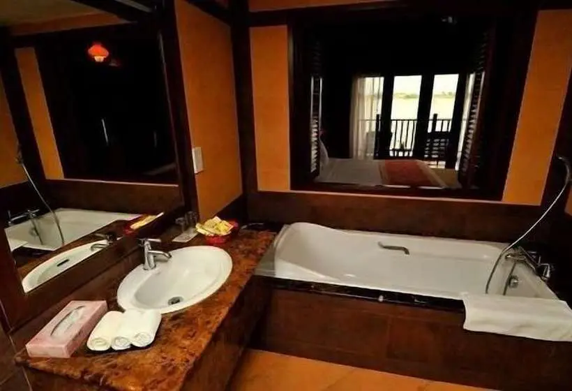Standard-studio, Bukit Merah Laketown Resort