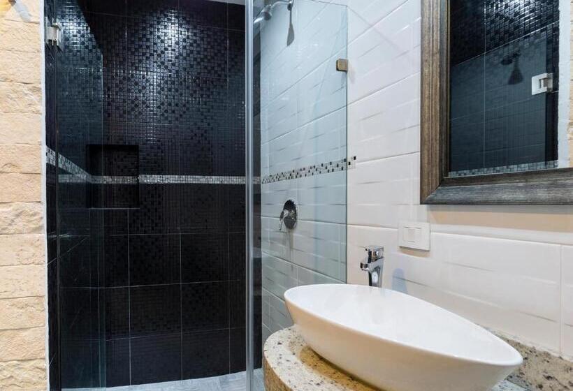 スタンダードルーム, Attraction Hotel Deluxe