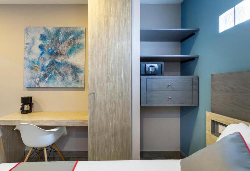 キングサイズベッドのスタンダードルーム, Attraction Hotel Deluxe