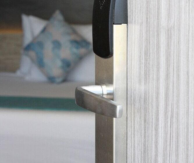 デラックスルーム, Attraction Hotel Deluxe