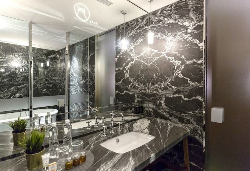 اتاق استاندارد, Inhouse Hotel Grand