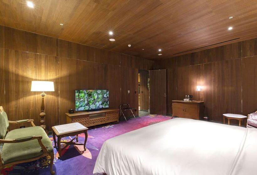 سوئیت پرزیدنت, Inhouse Hotel Grand