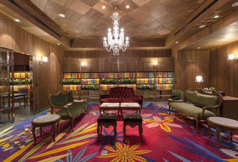 سوئیت پرزیدنت, Inhouse Hotel Grand