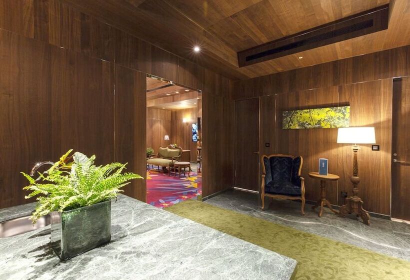 سوئیت پرزیدنت, Inhouse Hotel Grand