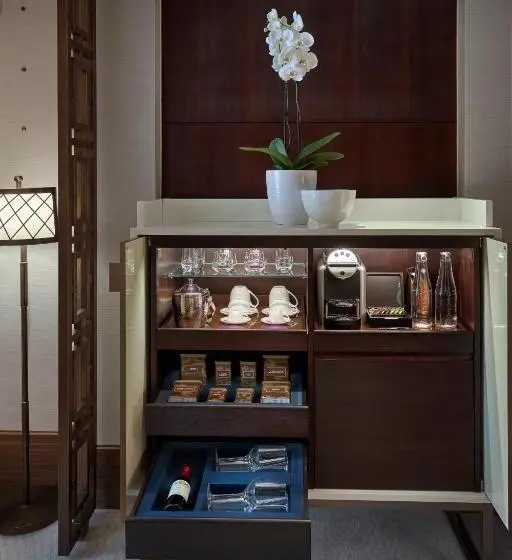 Suite King Bed