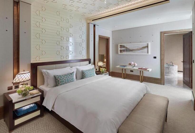Deluxe Suite King Bed, Mandarin Oriental Doha