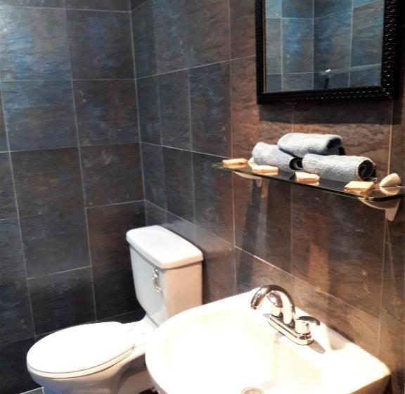 Camera Tripla Standard, Miller's Guest House