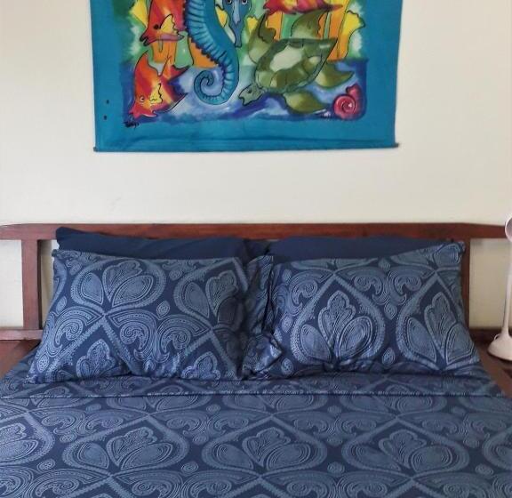 Camera Tripla Classica con Balcone, Miller's Guest House