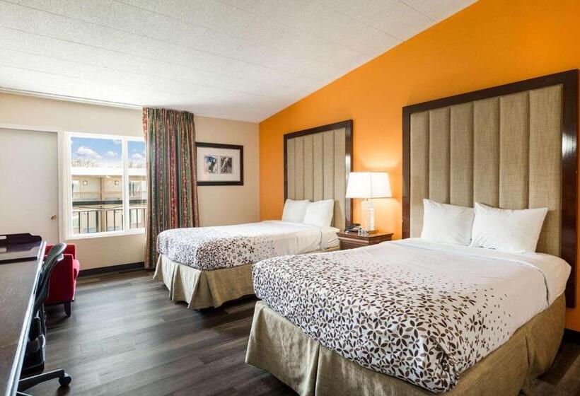 غرفة ديلوكس, Fairmount Inn & Suites Stroudsburg, Poconos