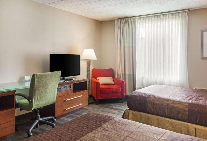 디럭스 룸, Fairmount Inn & Suites   Stroudsburg, Poconos