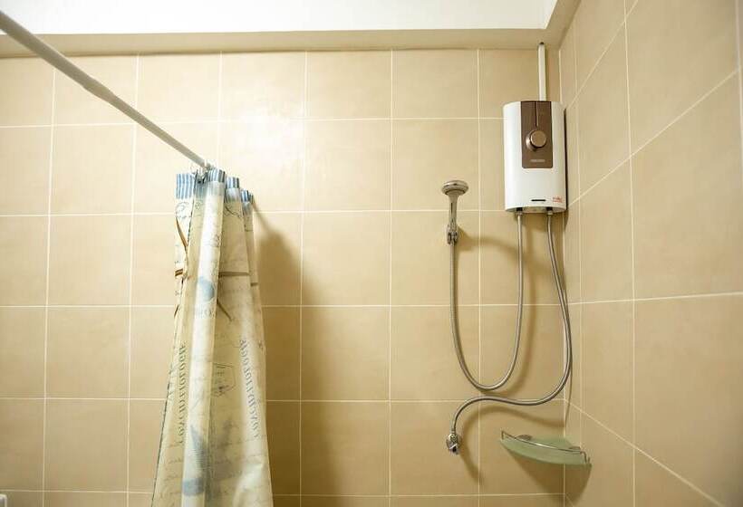 Quarto Familiar, Thipurai Annex