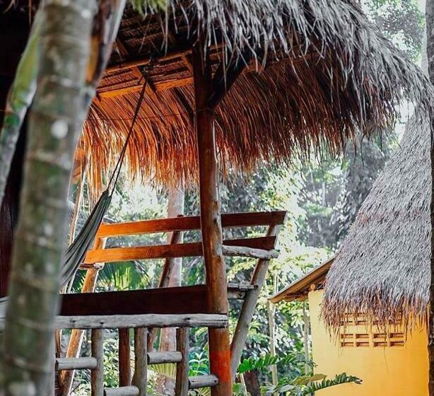 بنجلو قياسى, Little Eden Bungalows