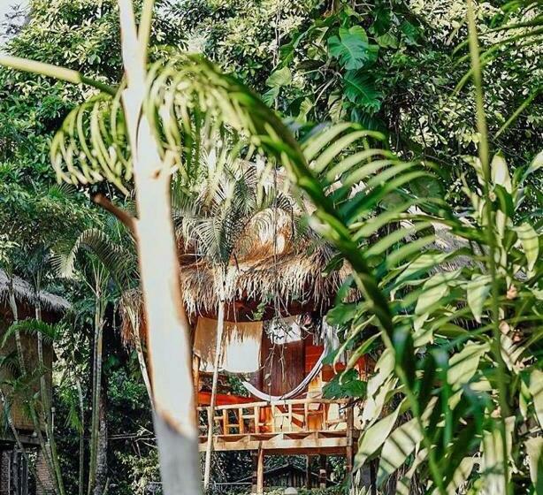 بنجلو قياسى, Little Eden Bungalows