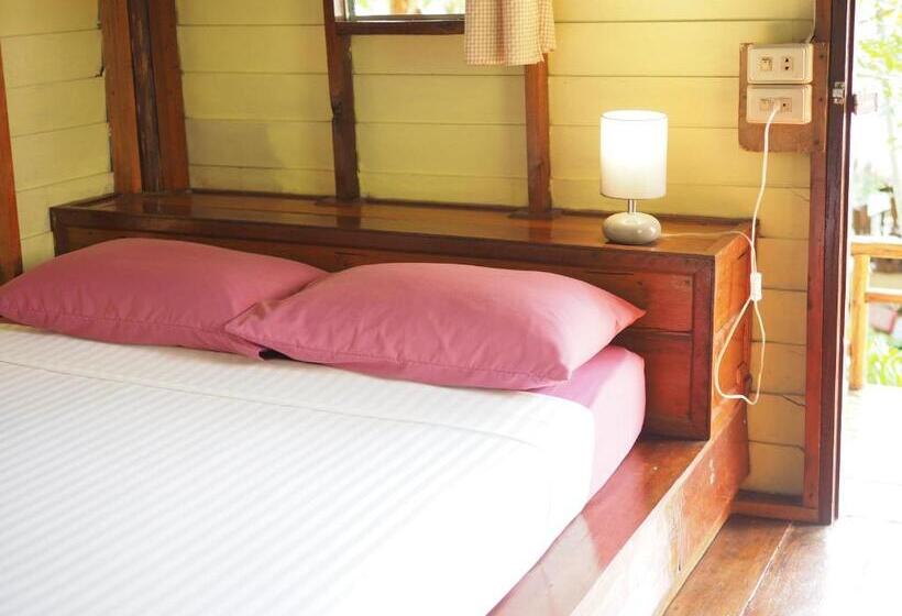 بنجلو قياسى, Little Eden Bungalows