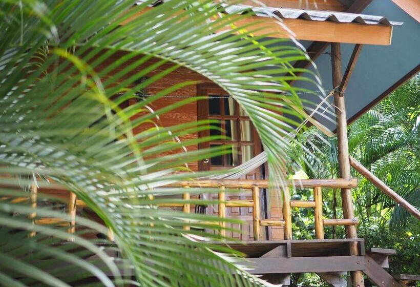 غرفة ديلوكس مزودة بشرفة, Little Eden Bungalows