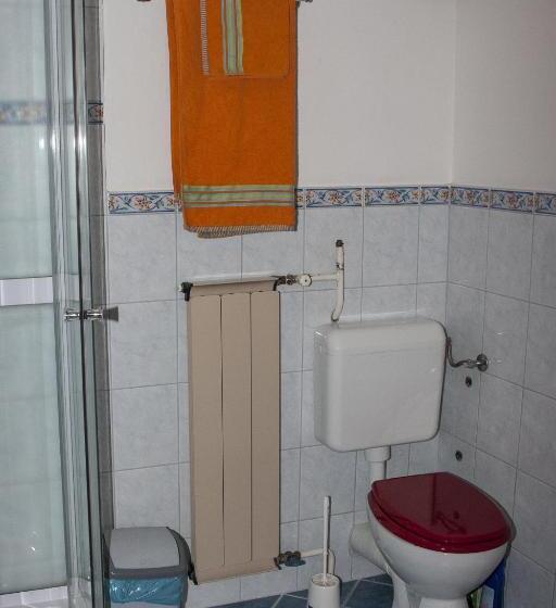 Deluxe room with river view, Bellevue Budapest B&b
