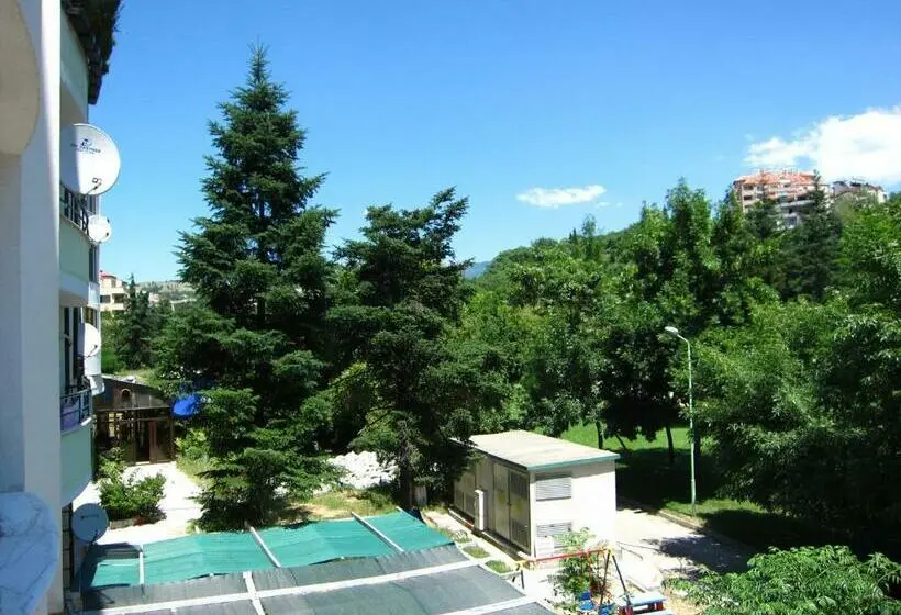 اتاق استاندارد سه تخته با بالکن, Family Hotel Bistritsa