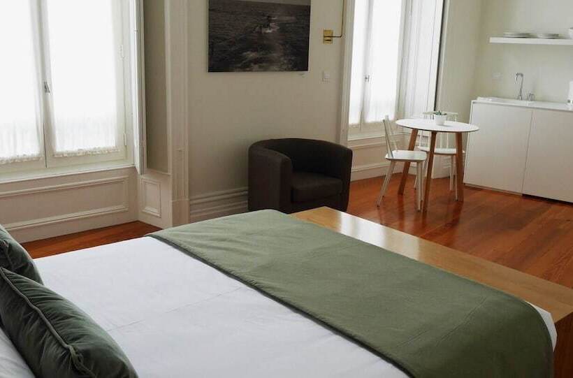 اتاق سوپریور, Acarmazens Cogumbreiro