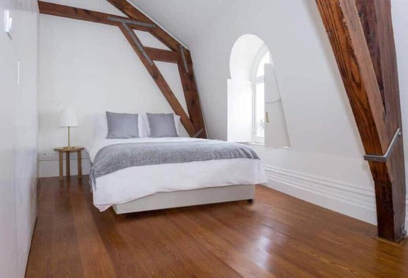 اتاق سوپریور, Acarmazens Cogumbreiro