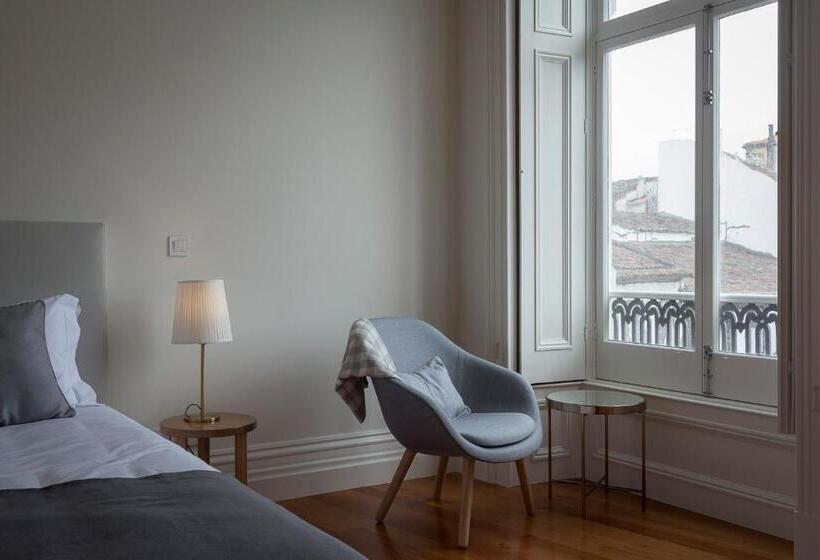 اتاق سوپریور, Acarmazens Cogumbreiro