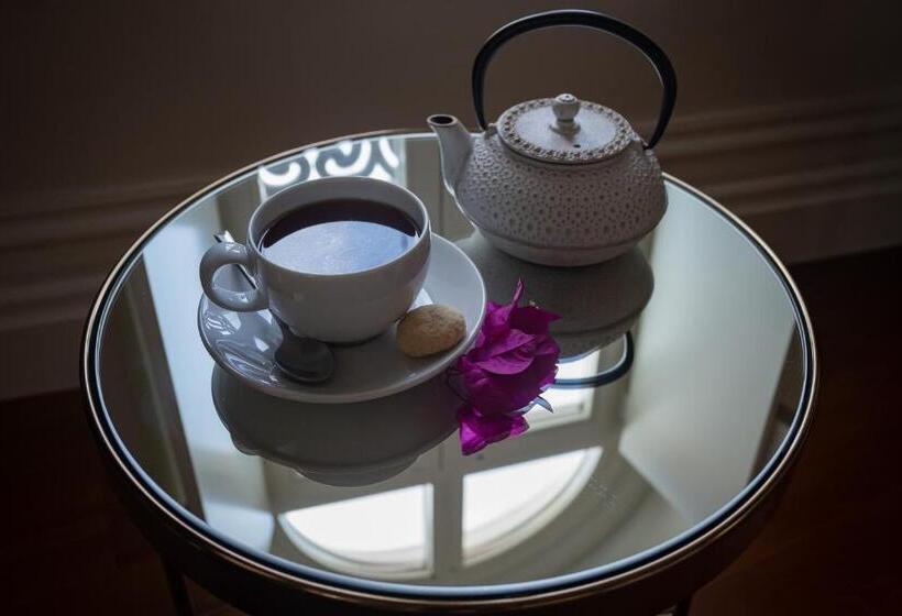 اتاق لوکس, Acarmazens Cogumbreiro